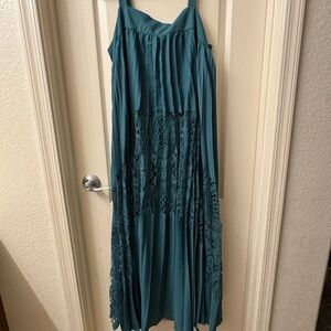 Chic Teal Lace Maxi Dress